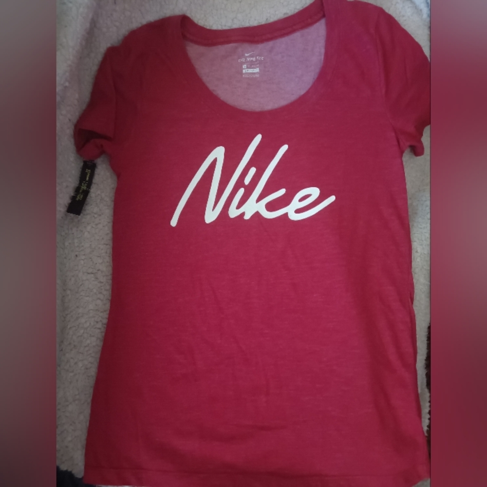 NWT Women's Nike shirt